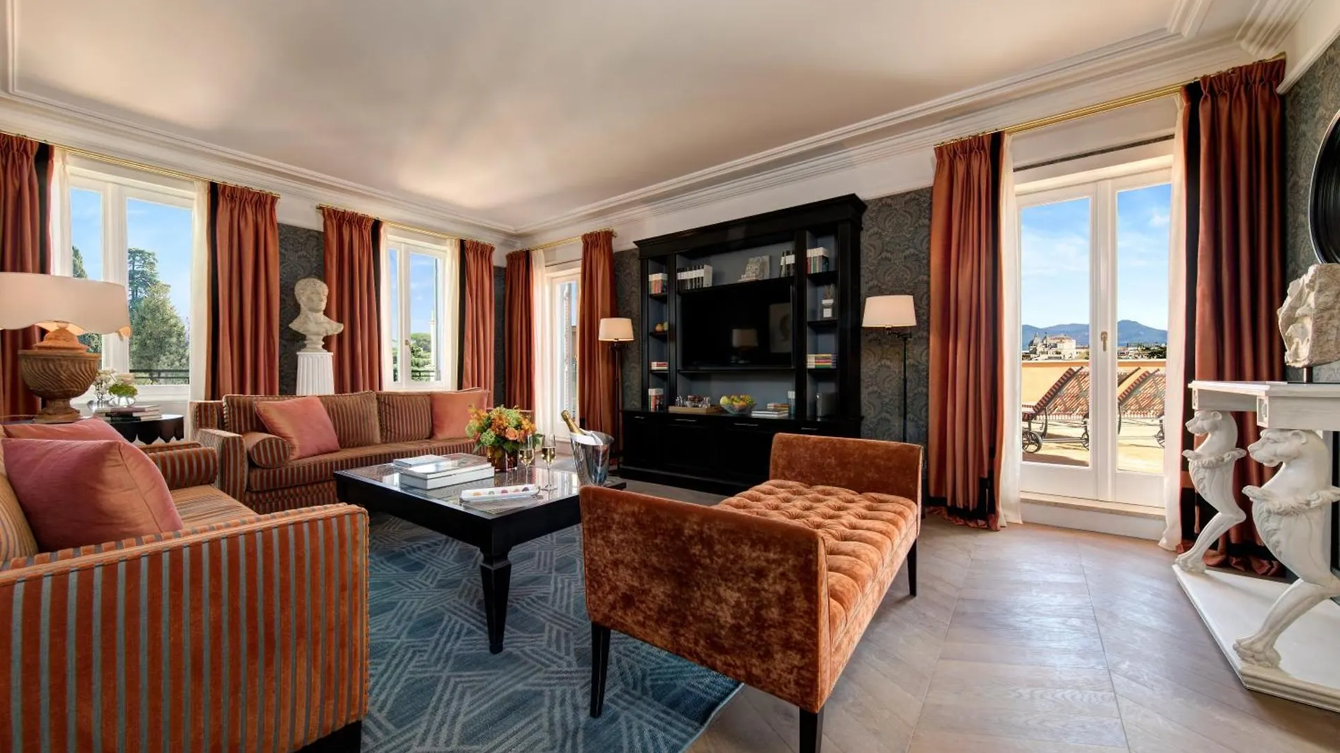 *****  רומא Rocco Forte Hotel De La Ville איטליה