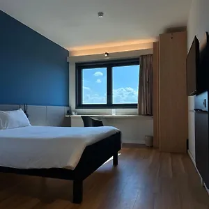 Ibis Fiera Отель