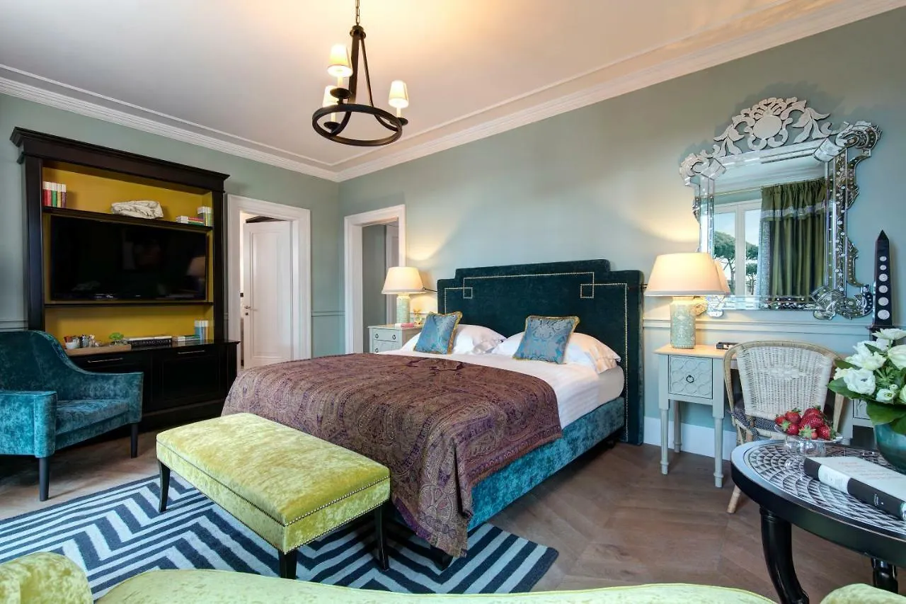 *****  Rocco Forte Hotel De La Ville Рим Италия